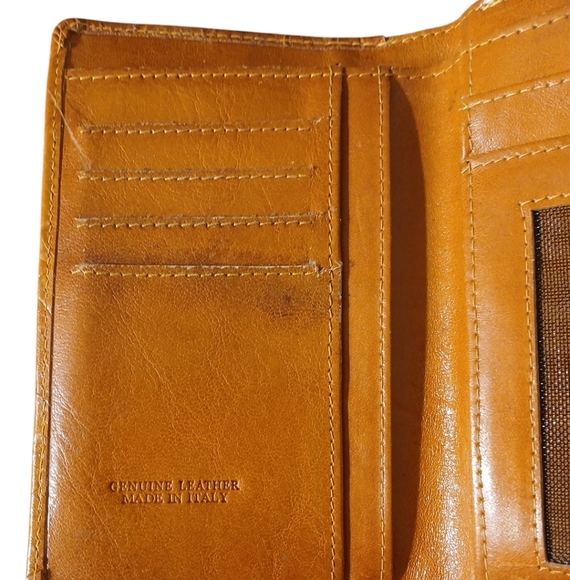 Valentina Wallet - Picture 10 of 12